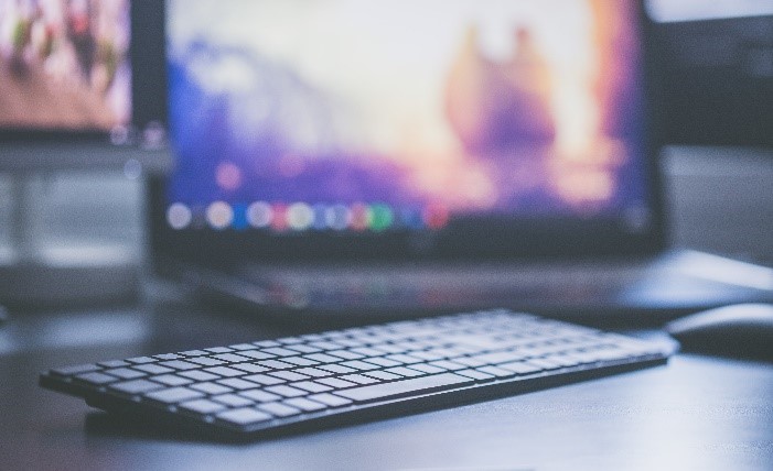 monitor s klávesnicí